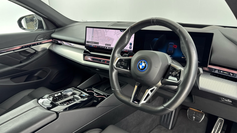 BMW i5 250kW eDrive40 M Sport 84kWh 4dr Auto Tech+/Comf+ Electric Saloon
